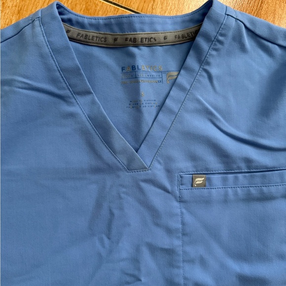 Fabletics scrub set - Picture 4 of 4